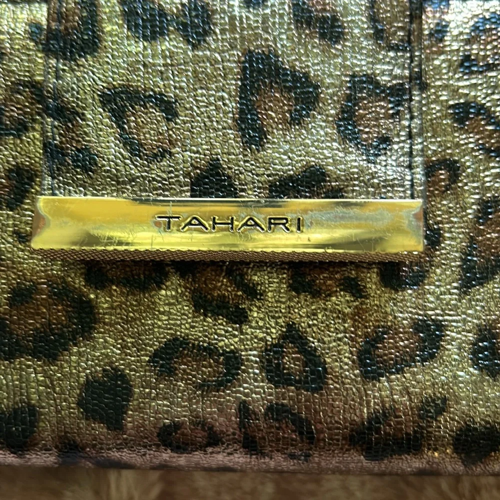 Tahari Metallic Leopard Print Wallet - Picture 2 of 11